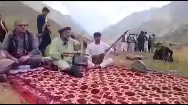 Afghanistan, il cantante folk prelevato a casa e ucciso davanti alla sua famiglia