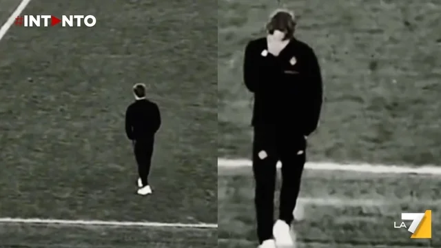 Edoardo Bove passeggia da solo sul terreno dello Stadio Olimpico di Roma: la scena emozionante