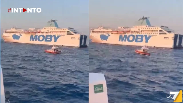 Incendio a bordo della Moby Lines: soccorsi in mare vicino a Napoli
