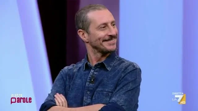 L'ultima volta che hai fatto qualcosa per la prima volta? La risposta geniale di Luca Bizzarri