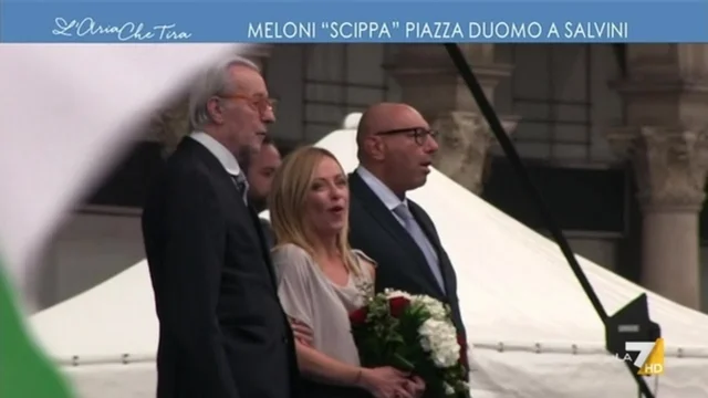 Giorgia Meloni 'scippa' Piazza Duomo a Matteo Salvini