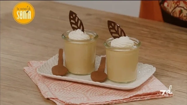 Panna cotta al caffè e biscottini a cucchiaino al cioccolato