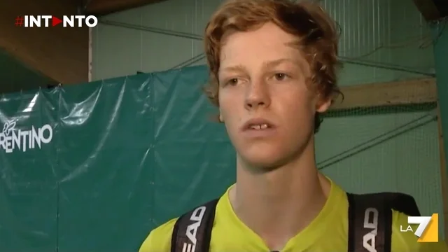 “Ho iniziato a giocare a tennis grazie a…”: la rivelazione di un giovane Sinner in una vecchia intervista