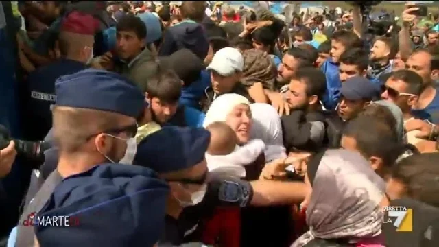 In Ungheria 2000 cacciatori di confine controllano l'esodo dei migranti in cerca di asilo
