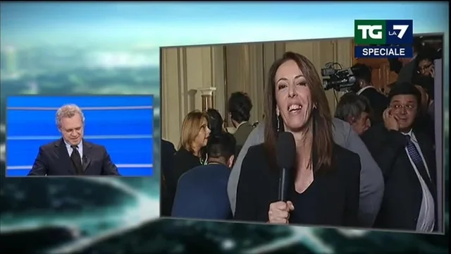 Valeria Fedeli all'istruzione? Enrico Mentana: dal rosato al magenta come tinta di capelli