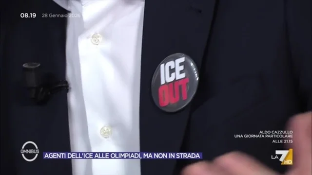 Fratoianni sulla spilla 'ICE out': "Sta andando a ruba, ce la chiedono tutti. Stiamo facendo una figuraccia