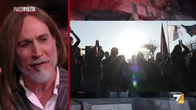 Manuel Angelli su artisti e politica: “Gli artisti non sono obbligati a fare politica ma io sento il dovere di farla”