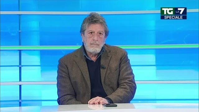 Ucraina, il retroscena di Purgatori sul discorso di Zelensky: "L'appello alla popolazione cela il timore per una resa della popolazione. I russi sanno dove è, se avessero voluto lo avrebbero già ucciso"
