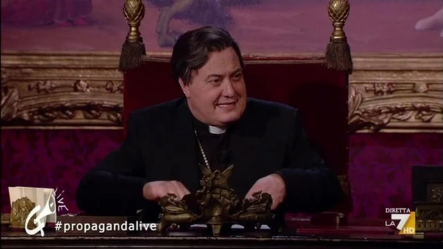 Il conclave secondo monsignor Pizzarro (Guzzanti) intervistato da Andrea Purgatori