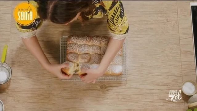 Buchteln, sembra una torta ma non lo è