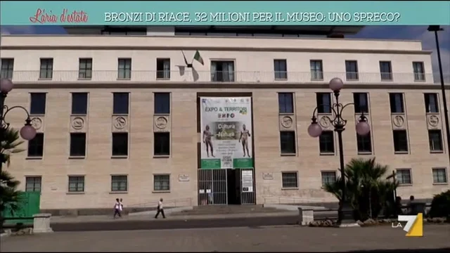 I Bronzi di Riace, 32 milioni per il museo: uno spreco?