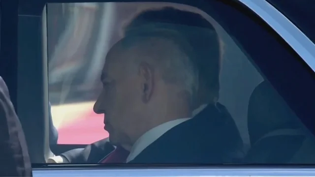 Trump in Israele: rompe il protocollo e invita Netanyahu nella sua auto per un colloquio