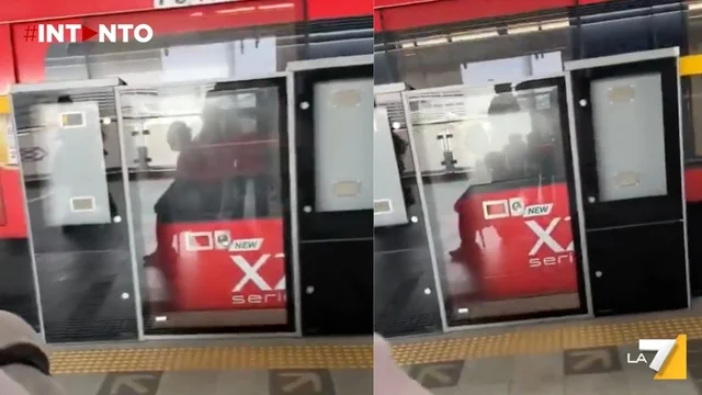 Treno oscilla sui binari a Bangkok durante il terremoto di magnitudo 7,7 in Myanmar