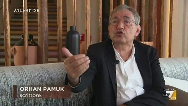 Turchia, l'intervista al premio Nobel Orhan Pamuk sul regime di Erdogan e la sua azione per la pace in Ucraina: "Vorremmo vedere prima la pace in Turchia"