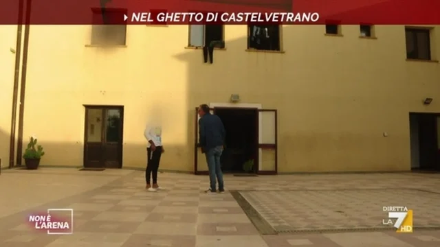 Nel ghetto di Castelvetrano, il servizio di Danilo Lupo