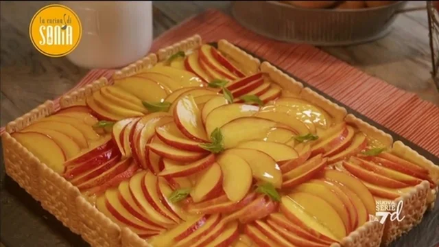 Torta biscotto con crema alle pesche