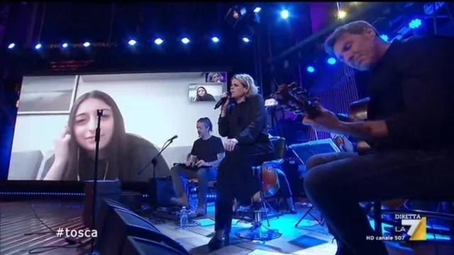 Tosca dedica "Ho amato tutto" a Giulia, sua fan in quarantena a Codogno