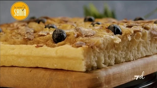 Pissaladière con cipolle e acciughe