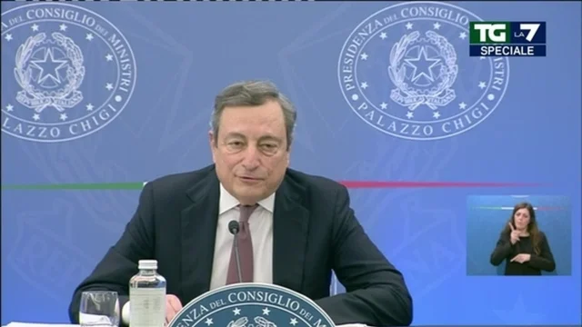 Decreto anti-Covid, Draghi: "La scuola va protetta. I problemi dipendono dai non vaccinati"
