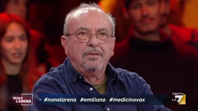 Rientro medici no vax, scontro tra Vauro e Donzelli: "Siete dei pataccari"