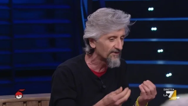 Ascanio Celestini: “La guerra non è una partita di calcio”