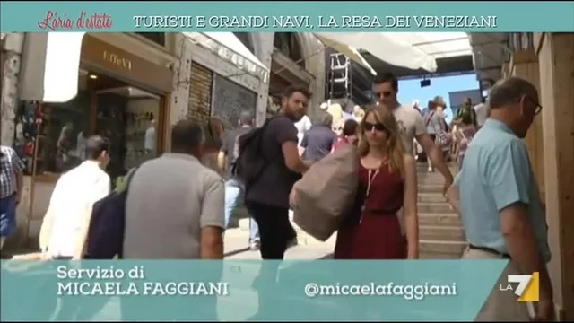 Turisti e grandi navi, la resa dei veneziani