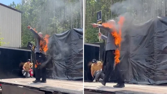 L'attore di Hollywood si è dato fuoco durante la protesta: le immagini