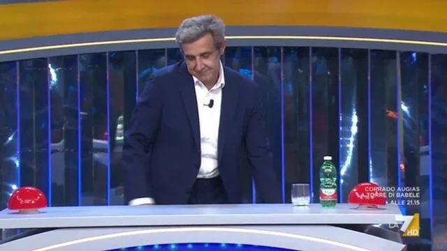 Flavio balla sulle note di Sesso e Samba!