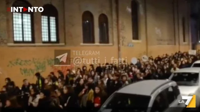 Roma, duemila donne in piazza Ilaria Sula: bloccata via Tiburtina