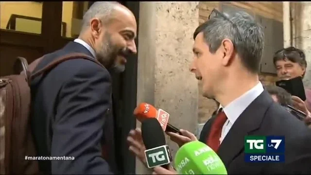Paragone (M5s): 'Savona è un profilo che mi piace mi auguro che sia il Ministro dell'Economia'