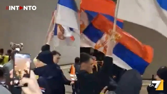 Serbia, proteste studentesche bloccano la sede della TV pubblica