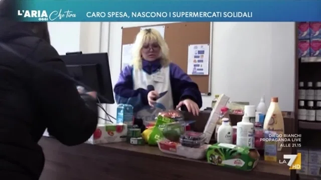 Caro spesa, nascono i supermercati solidali