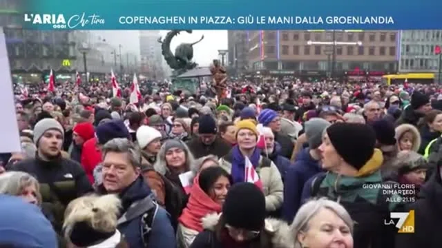 Copenaghen in piazza: giù le mani dalla Groenlandia
