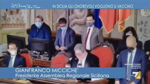 In Sicilia gli onorevoli vogliono il vaccino