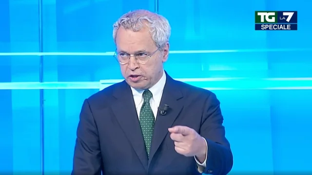 Mentana corregge il deputato 5 Stelle: "Non sono io quel signore che hai taggato su Twitter"