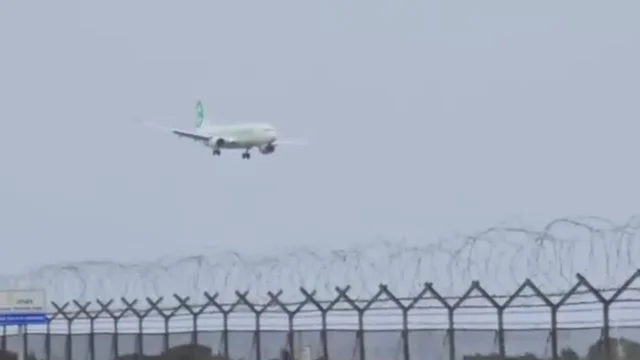 Maltempo a Bari, forti raffiche di vento impediscono l'atterraggio di alcuni aerei