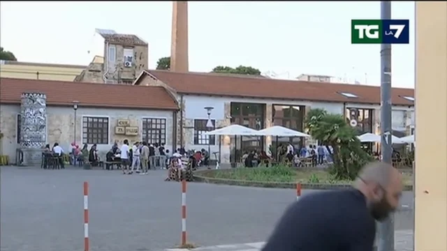“Dov’è il tuo microfono?": Marinetti e il 'mistero' del microfono durante la Maratona Mentana