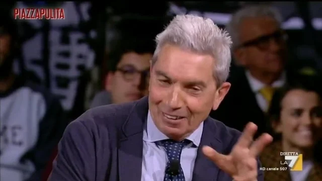 La gaffe di Antonio Padellaro: “Renzi capo del centro destra”