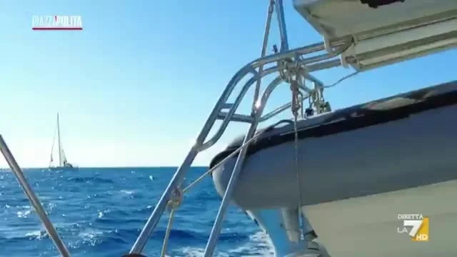Global Sumud Flotilla: le notti tra droni ed esplosioni - Il racconto a bordo della Grande Blu