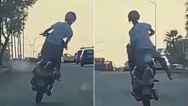 Follia a Catania, impennate su una gamba con il motorino: il video