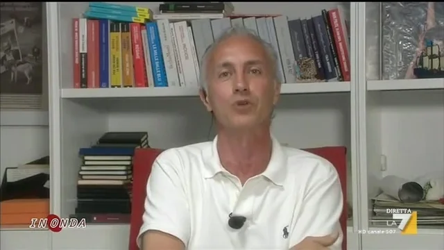 Marco Travaglio: 'Era necessario andare a votare dopo il referendum, ora solo periodo di mance elettorali'