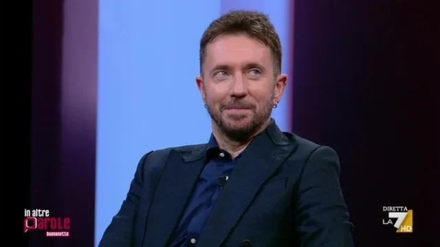 Crippa e Anna Falchi, la stoccata di Scanzi: "Un problema sia eterosessuale? Il problema è lui..."