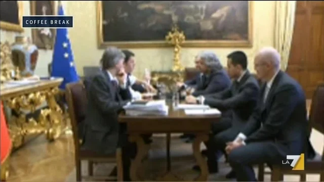 Il confronto tra Matteo Renzi e Beppe Grillo sul nuovo governo Renzi