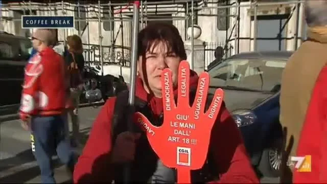 Nemici - La copertina di giovedì 4 dicembre