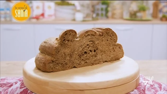 Corona di pane ai cereali