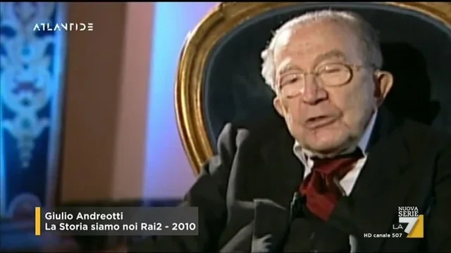 L'uccisione di Ambrosoli, l'assenza dello Stato ai suoi funerali e la battuta da brividi di Andreotti: 'Se l'era cercata'