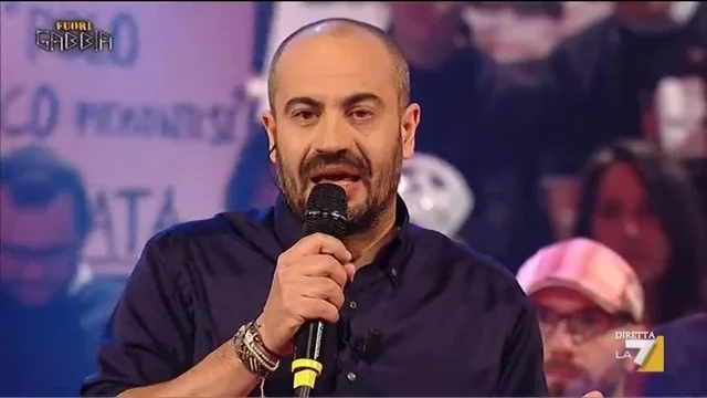 L'editoriale di Paragone con la Skassakasta del 23/04/2014