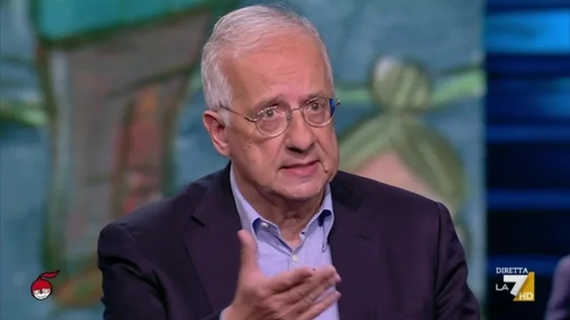 Veltroni: "Rischi per la democrazia? Dobbiamo svegliarci un po'"