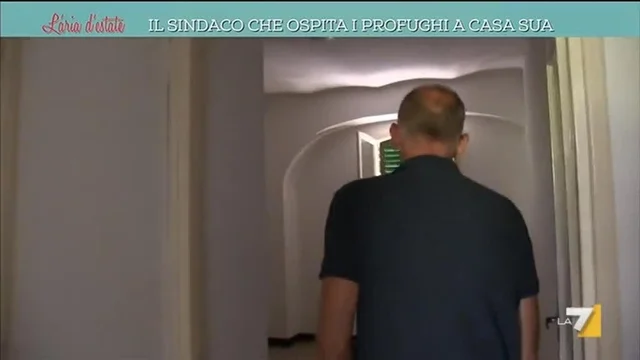 Il sindaco che ospita i profughi a casa sua