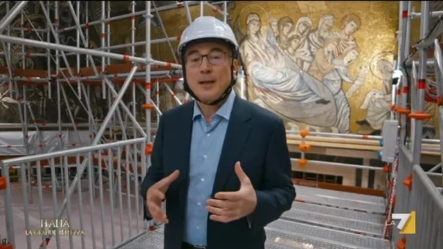 Aldo Cazzullo all’interno del Battistero di San Giovanni a Firenze